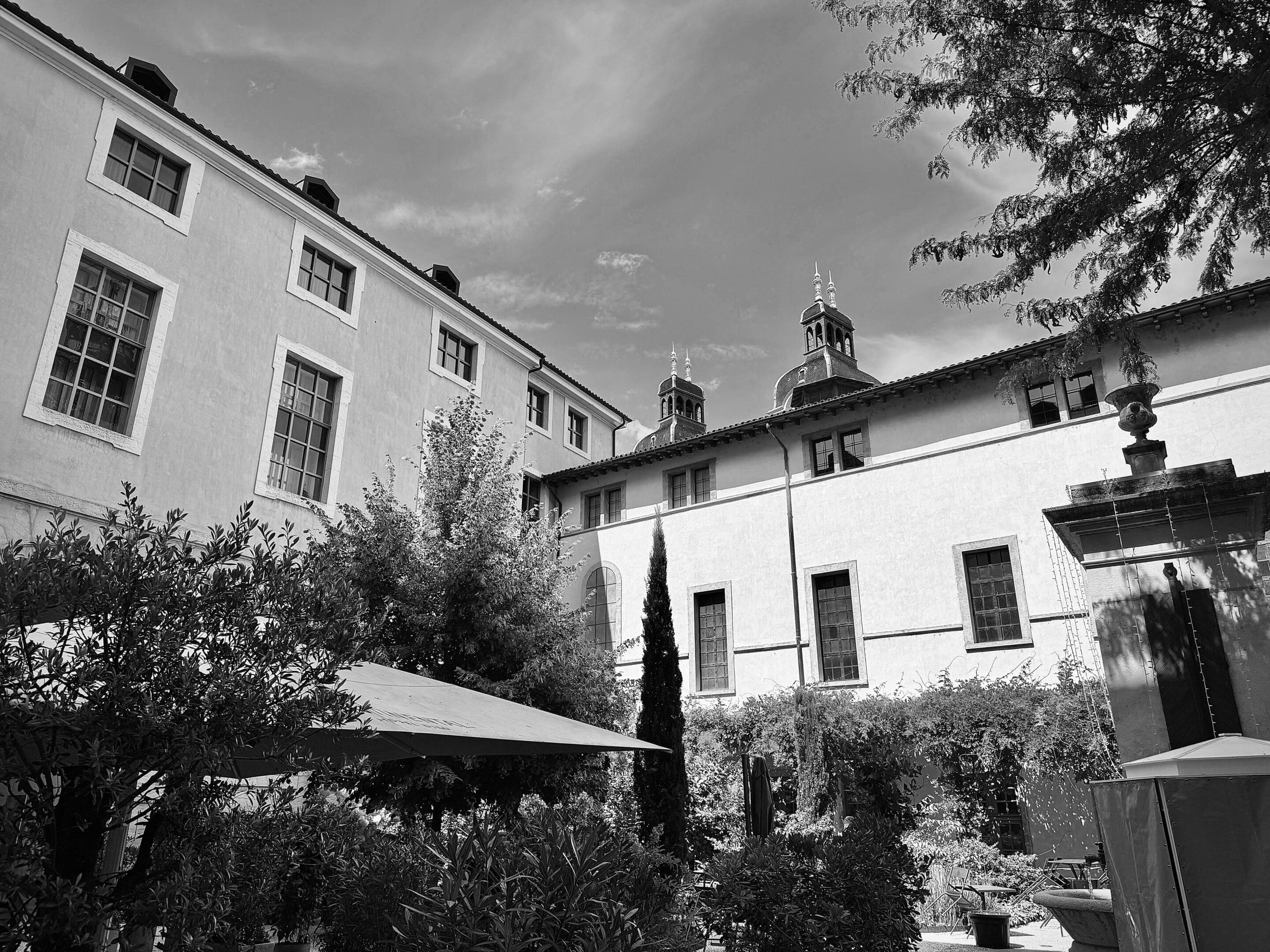 Le Grand Hôtel-Dieu à Lyon, où le Collectif MUSE reçoit ses clients
